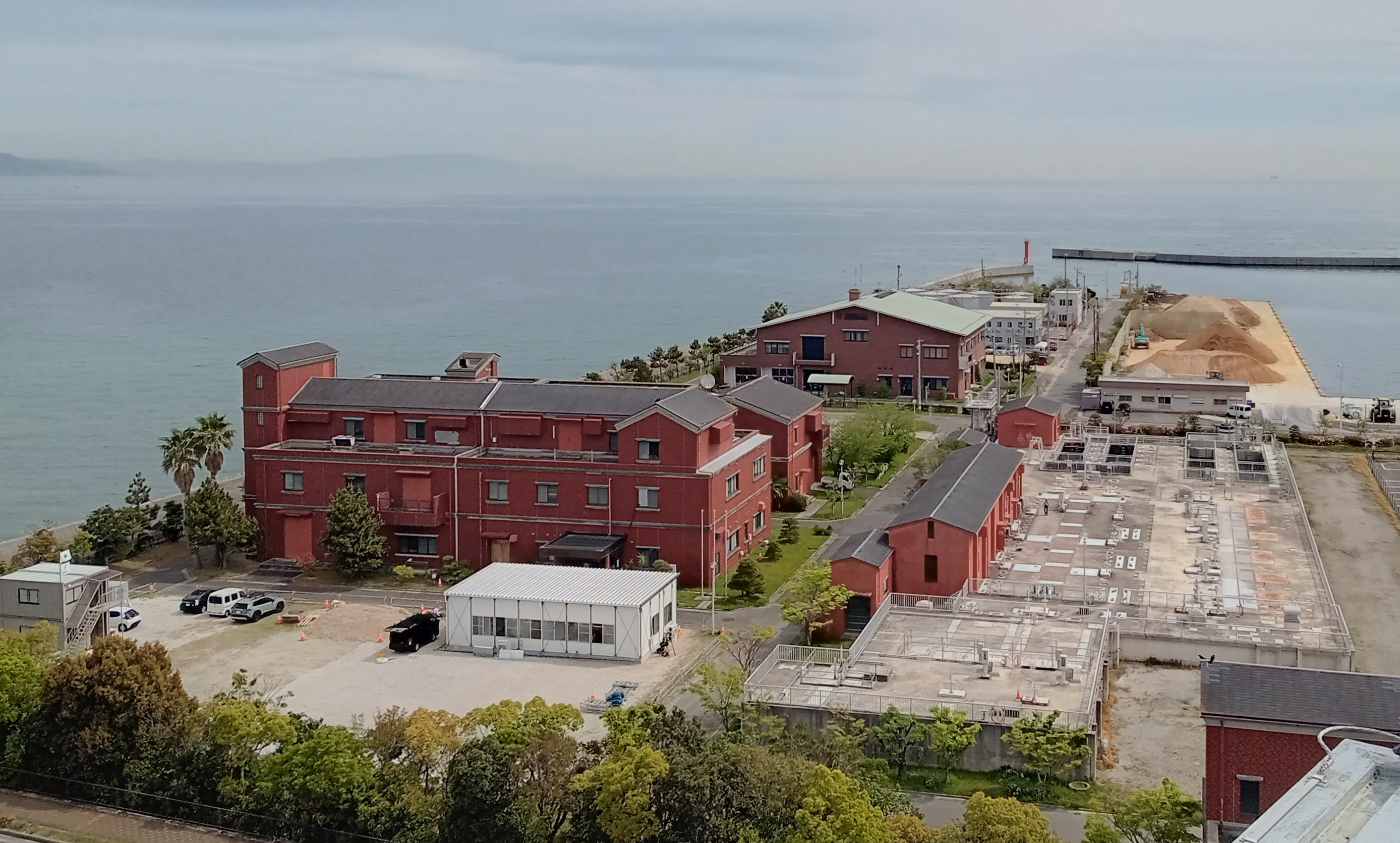 耐震化工事中の洲本環境センター（すいせん苑）